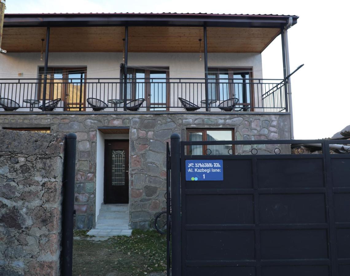 Paradise Inn Kazbegi Stepantsminda Exterior foto